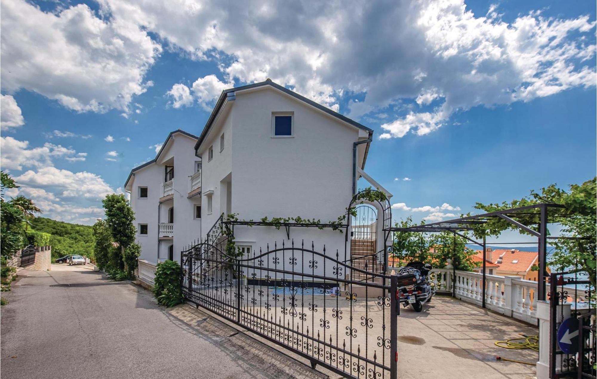 Stunning Apartment In Crikvenica With Wifi Bagian luar foto